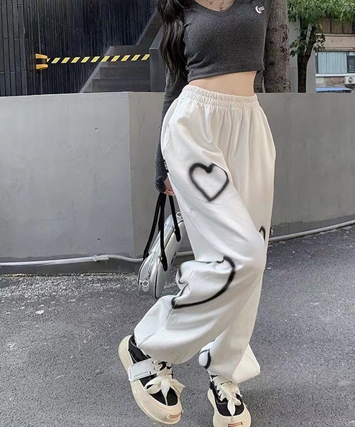 gossip！ロサンゼルス（ゴシップロサンゼルス）の「ハートペイントプリント  スウェット アンクルバンデッドパンツ（スウェットパンツ・レディース・カーキ/ブラック/ホワイト・FREE）」の6枚目の写真