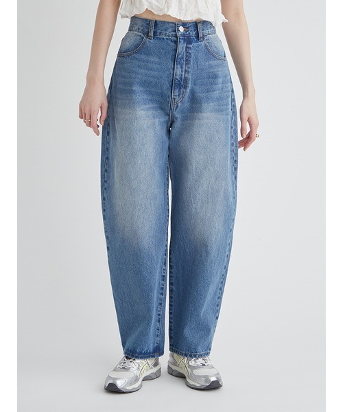 emmi（エミ）の「カーブシルエットデニムパンツ（デニムパンツ・レディース・ベージュ/ブルー/インディゴブルー・1/0）」の5枚目の写真