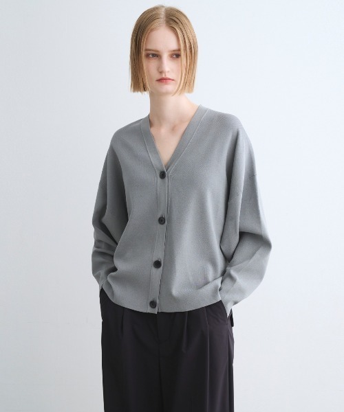 three dots（スリードッツ）の「スリークセーター ボタンカーディガン（Tシャツ/カットソー・レディース・ブラック/ホワイト/ライトブルー/オレンジ/グレー・SMALL）」の3枚目の写真