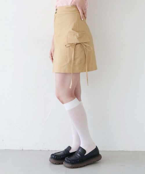 nomnom（ノムノム）の「【nomnom】リボンカーゴミニスカート（スカート・レディース・ベージュ/カーキ/グレー・SMALL/MEDIUM）」の21枚目の写真
