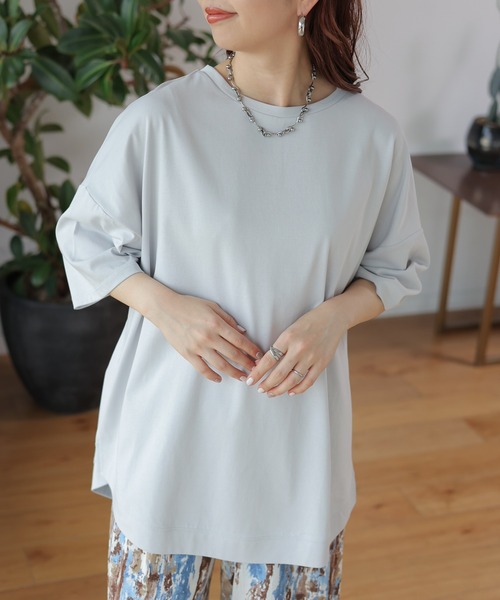 LEPSIM（レプシィム）の「【3つの機能付き】裾ラウンドBIGチュニック　987482（Tシャツ/カットソー・レディース・ライトグリーン/ライトグレー/グレイッシュベージュ/ブラック/ホワイト×ブラック/レッド/ボルドー・FREE）」の3枚目の写真