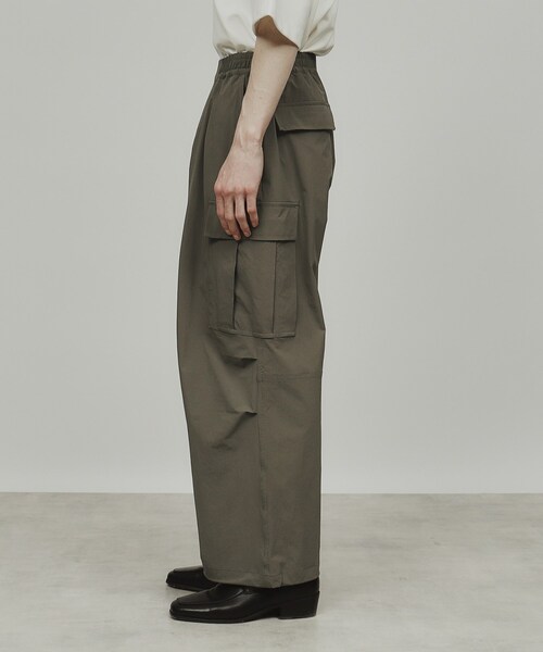 tk.TAKEO KIKUCHI（ティーケータケオキクチ）の「◆ナイロンワイドカーゴパンツ（その他パンツ・メンズ・ブラック/オフホワイト/ダークグリーン・03/02/01）」の6枚目の写真