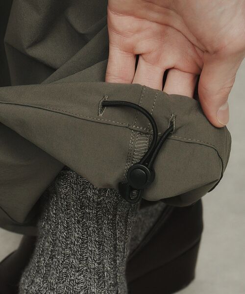 tk.TAKEO KIKUCHI（ティーケータケオキクチ）の「◆ナイロンワイドカーゴパンツ（その他パンツ・メンズ・ブラック/オフホワイト/ダークグリーン・03/02/01）」の15枚目の写真