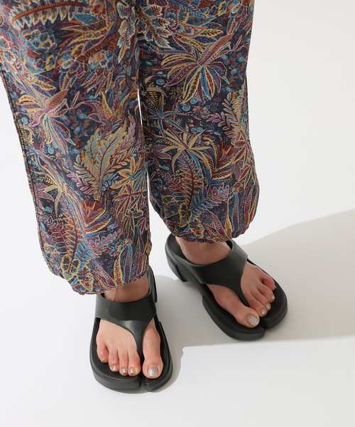 Spick & Span（スピックアンドスパン）の「Paes / ペイズ FlipFlop 01-FLIPFLOP（サンダル・レディース・ブラック/ベージュ・23cm/24cm/25cm）」の5枚目の写真