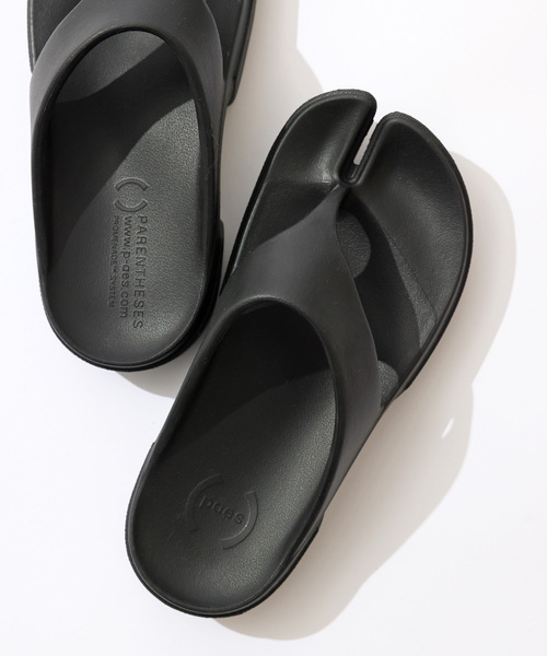 Spick & Span（スピックアンドスパン）の「Paes / ペイズ FlipFlop 01-FLIPFLOP（サンダル・レディース・ブラック/ベージュ・23cm/24cm/25cm）」の4枚目の写真