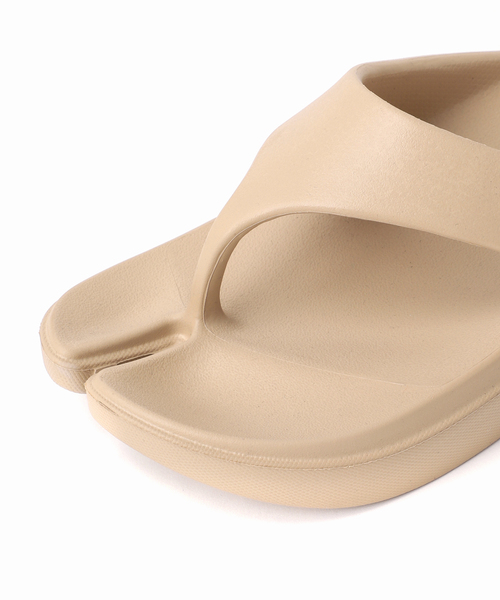 Spick & Span（スピックアンドスパン）の「Paes / ペイズ FlipFlop 01-FLIPFLOP（サンダル・レディース・ブラック/ベージュ・23cm/24cm/25cm）」の7枚目の写真