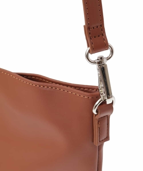 a.v.v（アーヴェヴェ）の「ショルダーバッグ【ドコデモBAGシリーズ】（ショルダーバッグ・メンズ・ブラック/サンドベージュ/アイボリー・46）」の7枚目の写真