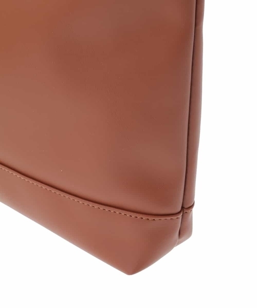 a.v.v（アーヴェヴェ）の「ショルダーバッグ【ドコデモBAGシリーズ】（ショルダーバッグ・メンズ・ブラック/サンドベージュ/アイボリー・46）」の9枚目の写真