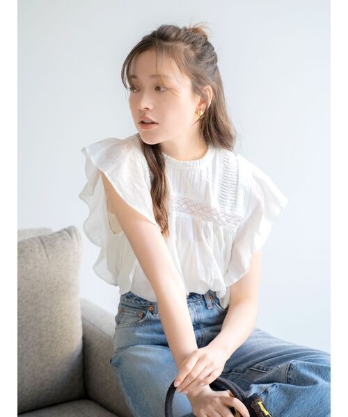 Ungrid（アングリッド）の「コットンノースリフリルブラウス（シャツ/ブラウス・レディース・ブラック/ピンク/オフホワイト・FREE）」の6枚目の写真