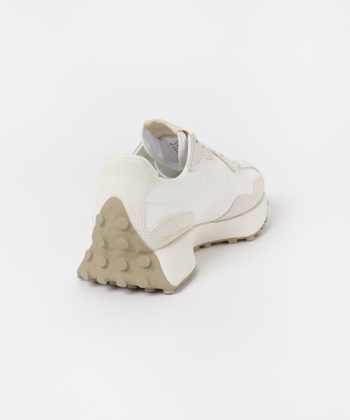 NEW BALANCE（ニューバランス）の「NEW BALANCE　327（スニーカー・レディース・ベージュ系その他/グレー系その他/ベージュ/カーキ・24.5/24/23.5）」の13枚目の写真