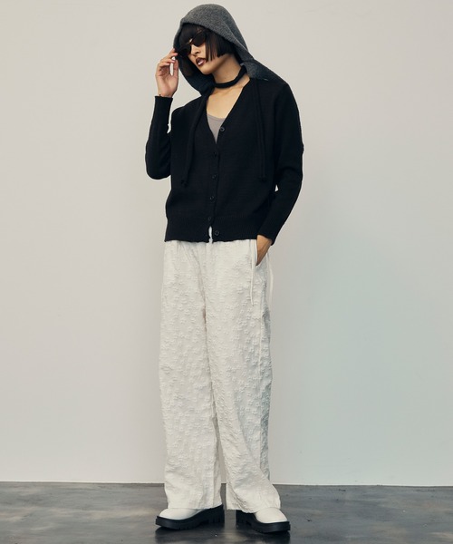 uyu.(ウユ)の「3D Small Flower Casual Pants / 立体スモールフラワーカジュアルパンツ【uyu.】(スラックス・レディース・ブラック/クリーム/ホワイト・FREE)」の9枚目の写真