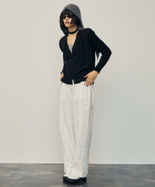 uyu.(ウユ)の「3D Small Flower Casual Pants / 立体スモールフラワーカジュアルパンツ【uyu.】(スラックス・レディース・ブラック/クリーム/ホワイト・FREE)」の8枚目の写真