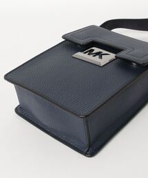 MICHAEL KORS（マイケルコース）の「COOPER FOLIO フラップ クロス 