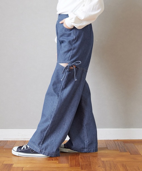 coca(coca)(コカ)の「キッズ サイドスリットリボン付きパンツ(デニムパンツ・キッズ・ブルー/ブラック・120/130/140/150)」の4枚目の写真