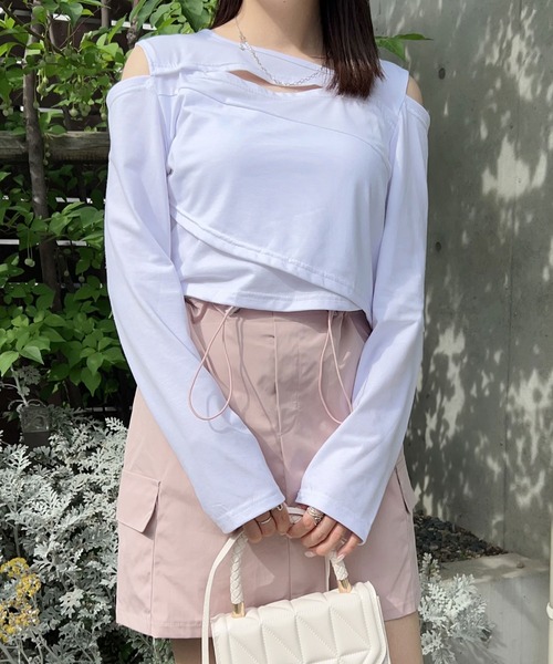 Newlyme(ニューリーミー)の「アシメントリーカットデザイントップス(Tシャツ/カットソー・レディース・ホワイト/ブラック/グレー・MEDIUM/LARGE/LL)」の2枚目の写真