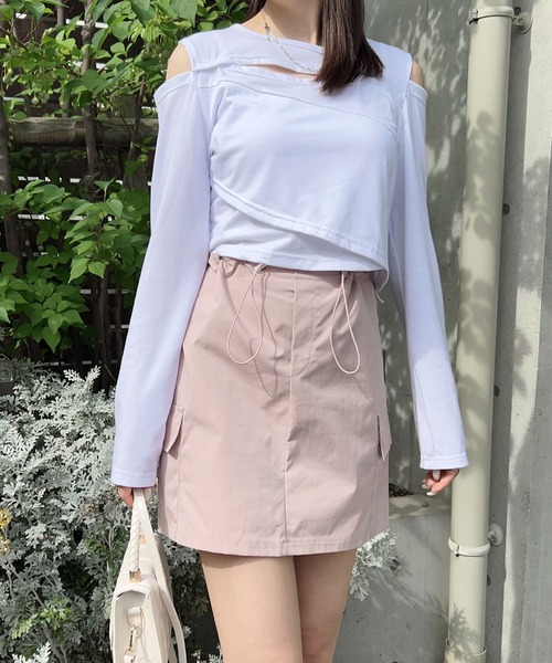 Newlyme(ニューリーミー)の「アシメントリーカットデザイントップス(Tシャツ/カットソー・レディース・ホワイト/ブラック/グレー・MEDIUM/LARGE/LL)」の4枚目の写真