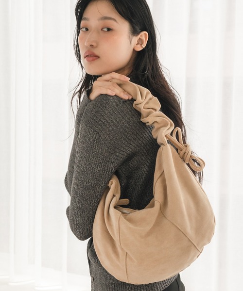 2WAYギャザーフリルショルダーバッグ / 秋服 春服 冬服スエード