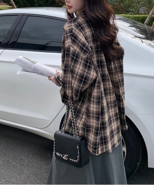 Vipoa（ヴィポア）の「オーバーサイズチェックシャツ（シャツ/ブラウス・レディース・ベージュ・FREE）」の9枚目の写真