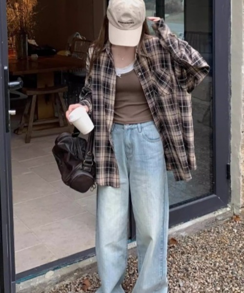 Vipoa（ヴィポア）の「オーバーサイズチェックシャツ（シャツ/ブラウス・レディース・ベージュ・FREE）」の8枚目の写真