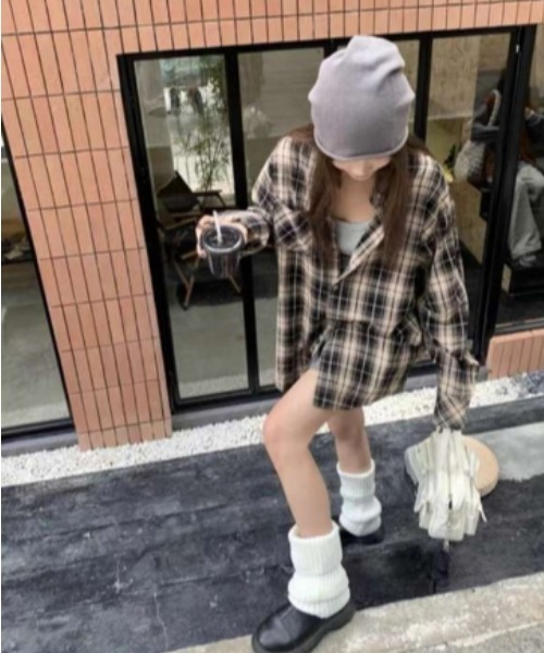 Vipoa（ヴィポア）の「オーバーサイズチェックシャツ（シャツ/ブラウス・レディース・ベージュ・FREE）」の15枚目の写真