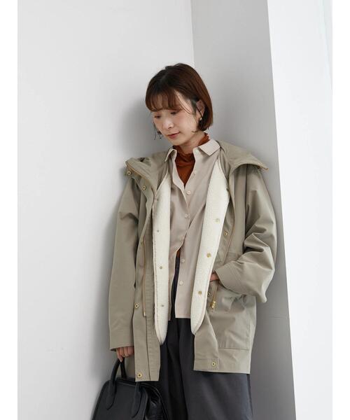 Samansa Mos2 blue(サマンサモスモスブルー)の「◎裾タックシャツ(シャツ/ブラウス・レディース・ブルー/チャコールグレー/ライトベージュ・F)」の5枚目の写真