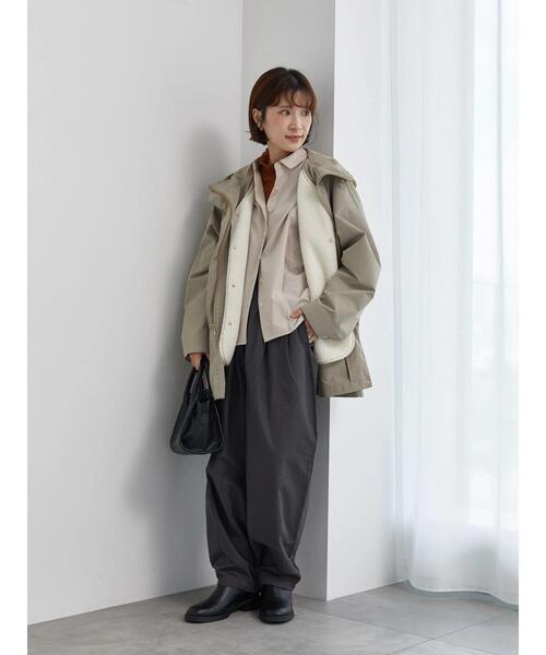 Samansa Mos2 blue(サマンサモスモスブルー)の「◎裾タックシャツ(シャツ/ブラウス・レディース・ブルー/チャコールグレー/ライトベージュ・F)」の18枚目の写真