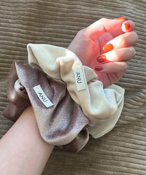 再値下げ！アルベロベロ♥️シワ加工チューリップ女の子刺繍入りベージュ半袖シャツ heart velours chouchou - ハートベロアシュシュ（シュシュ）｜ANU