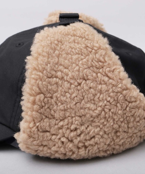 Champion（チャンピオン）の「コットンナイロン タフタ ボアイヤーフラップ付き フライトキャップ（キャップ・メンズ・ブラック/アイボリー/チャコール・FREE）」の6枚目の写真