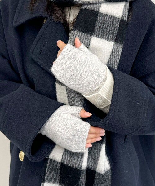 COSY(コージー)の「【COSY/コージー】ウールフィンガーレスグローブ(手袋・レディース・サックスブルー/グレイッシュベージュ/オレンジ・FREE)」の2枚目の写真