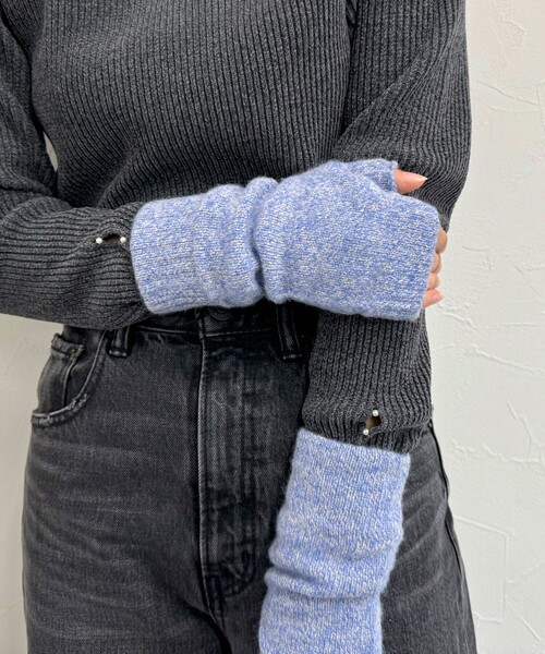 COSY(コージー)の「【COSY/コージー】ウールフィンガーレスグローブ(手袋・レディース・サックスブルー/グレイッシュベージュ/オレンジ・FREE)」の7枚目の写真