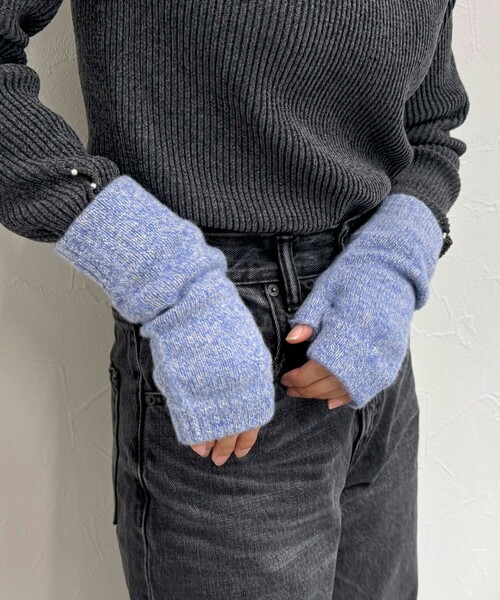 COSY(コージー)の「【COSY/コージー】ウールフィンガーレスグローブ(手袋・レディース・サックスブルー/グレイッシュベージュ/オレンジ・FREE)」の9枚目の写真
