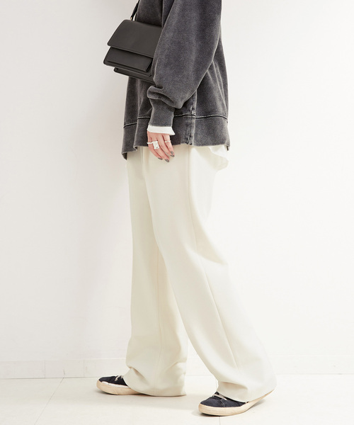 B.C STOCK(ベーセーストック)の「スムースジャージイージーフレアパンツ(その他パンツ・レディース・チャコールグレー/ブラック/アイボリー・SMALL/MEDIUM)」の2枚目の写真