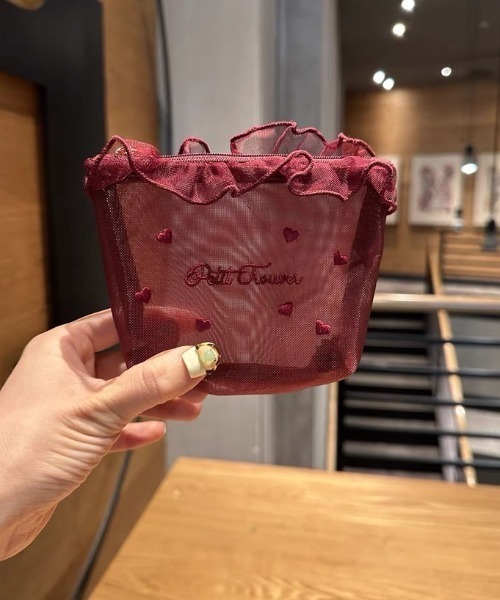 Pink Candy♡フリルポーチ♡ハート柄 E&C closet…（イーアンドシークローゼット）の「フリルハート
