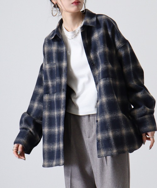 atONE(アットワン)の「起毛チェックロングシャツ(シャツ/ブラウス・レディース・オフホワイト/ブラック/ネイビー/ブラウン・F)」の1枚目の写真