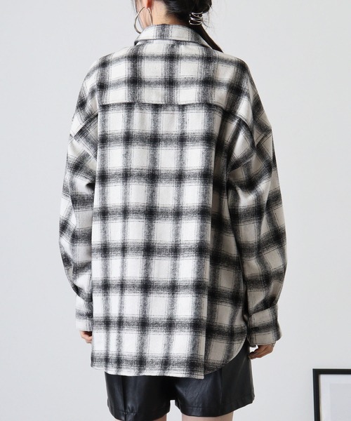 atONE(アットワン)の「起毛チェックロングシャツ(シャツ/ブラウス・レディース・オフホワイト/ブラック/ネイビー/ブラウン・F)」の15枚目の写真