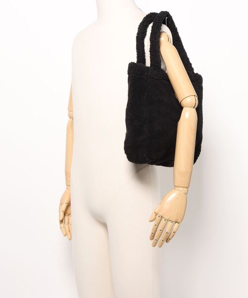 A.P.C.（アーペーセー）の「TOTELOUMINI（トートバッグ・レディース・ブラック/オフホワイト・ONESIZE）」の6枚目の写真