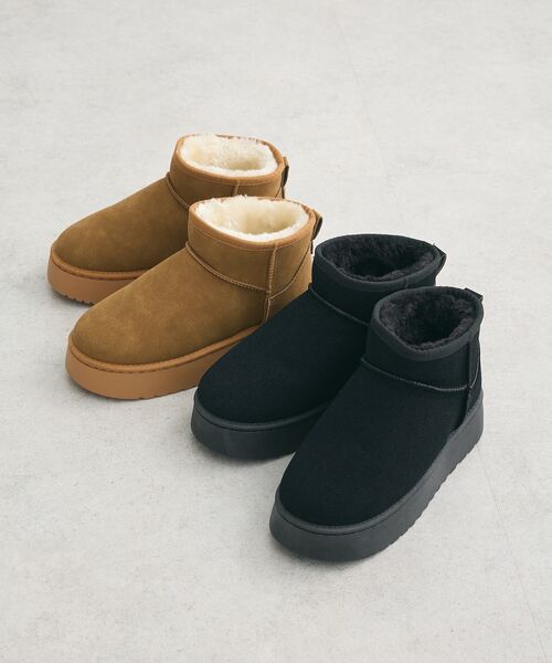 Green　Parks（グリーンパークス）の「・mina フェイクムートンショートブーツ（ブーツ・レディース・ブラック/キャメル・37/38/39）」の3枚目の写真