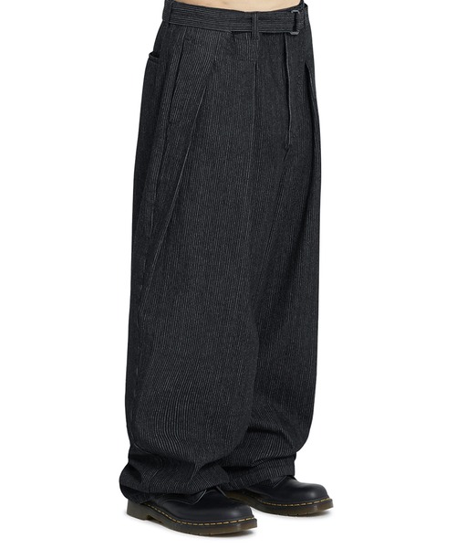 OY(オーワイ)の「『OY/オーワイ』 BELTED SIDE TWO TUCK WIDE PANTS/ベルトサイドツータックワイドパンツ(その他パンツ・レディース・ブラック・M/L)」の6枚目の写真