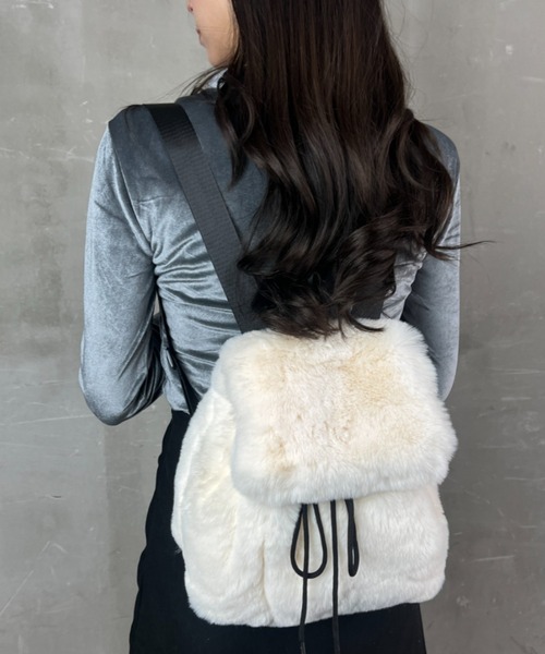【美品】coach もこもこファーリュック セール】 もこもこくまフェイクファーリュック （リュック