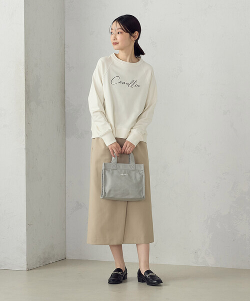 COMME CA ISM(コムサイズム)の「刺繍トレーナー(スウェット・レディース・オフホワイト/グレー・MEDIUM/LARGE)」の3枚目の写真