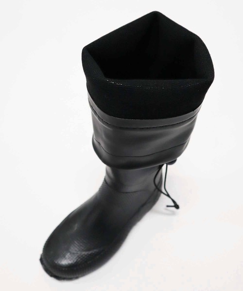 KiU（キウ）の「パッカブルレインブーツ -2ND-（レインシューズ・メンズ・ブラック・SMALL/MEDIUM/LARGE/XL/XXL）」の4枚目の写真