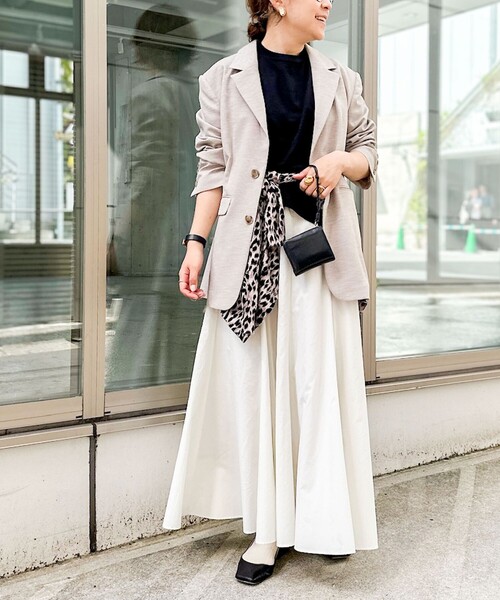 Rie Miller（リエミラー）の「《セットアップ対応》リネンライクシングルジャケット（テーラードジャケット・レディース・ライトグレー/ベージュ・38）」の3枚目の写真