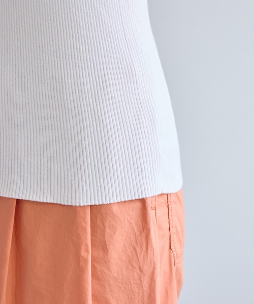 PUAL CE CIN（ピュアルセシン）の「【Du noir】リネンタッチスクエアタンク（ニット/セーター・レディース・ブラック/オフホワイト/グレイッシュベージュ/モカ・FREE）」の5枚目の写真