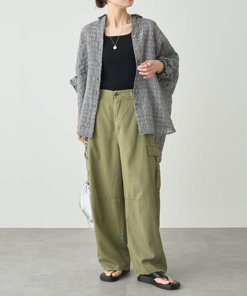 PUAL CE CIN（ピュアルセシン）の「【Du noir】リネンタッチスクエアタンク（ニット/セーター・レディース・ブラック/オフホワイト/グレイッシュベージュ/モカ・FREE）」の16枚目の写真