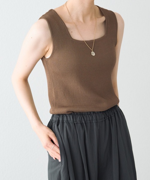 PUAL CE CIN（ピュアルセシン）の「【Du noir】リネンタッチスクエアタンク（ニット/セーター・レディース・ブラック/オフホワイト/グレイッシュベージュ/モカ・FREE）」の22枚目の写真