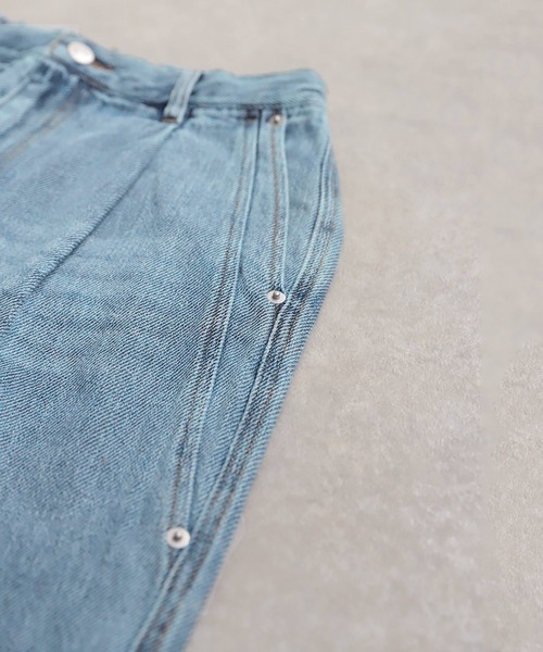 antiqua(アンティカ)の「色落ちタックデニム(デニムパンツ・レディース・ブルー系その他2/ブルー系その他・MEDIUM/LARGE)」の11枚目の写真