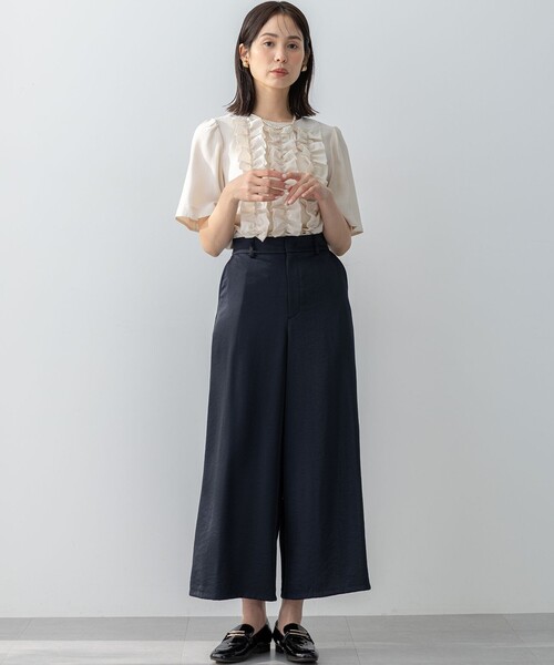 組曲(クミキョク)の「グロッシーツイルワイドフレア パンツ(その他パンツ・レディース・ベージュ系/ネイビー系・1/2/3)」の9枚目の写真