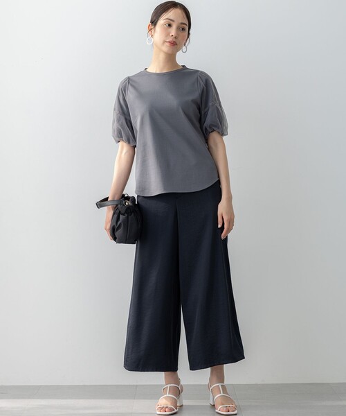 組曲(クミキョク)の「グロッシーツイルワイドフレア パンツ(その他パンツ・レディース・ベージュ系/ネイビー系・1/2/3)」の12枚目の写真