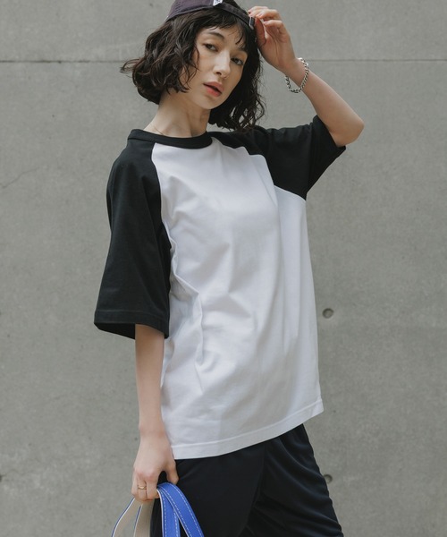United Athle(ユナイテッドアスレ)の「5.6オンス ラグラン クルーネック 半袖Tシャツ ビッグシルエット 秋 秋服 2026年秋冬(Tシャツ/カットソー・レディース・スミクロ/パープル/グリーン/キャメル/ブラック/オリーブ/ブルー・M/L/XL/S)」の2枚目の写真