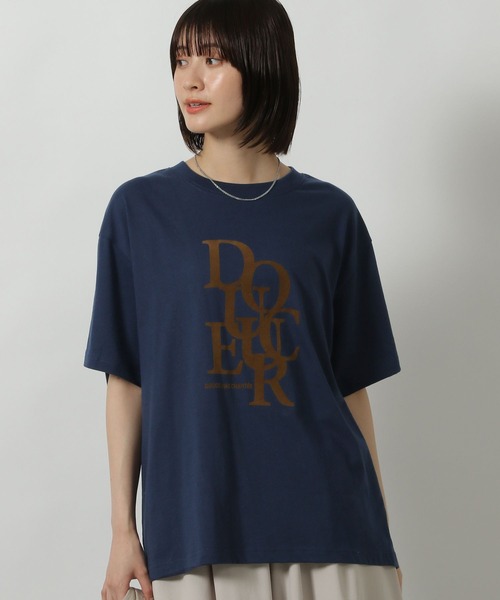 LAKOLE（ラコレ）の「アソートフロッキーロゴTEE / 324407（Tシャツ/カットソー・レディース・チャコールグレー/オフホワイト/ピンク/オレンジ/ネイビー・FREE）」の3枚目の写真